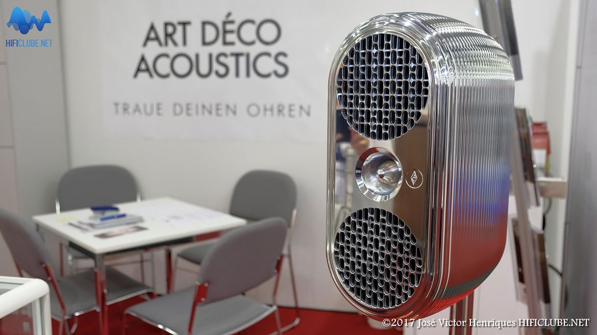 Highend2017_colunas_Art Déco Acoustics - um som brilhante e...metálico.jpg