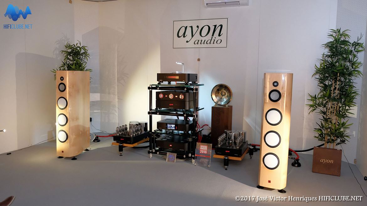 Highend2017_colunas_Grande som do sistema integral Ayon..jpg