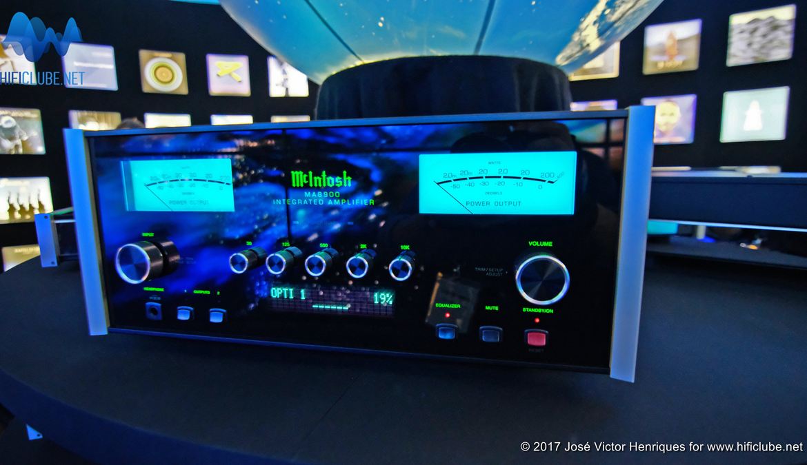 Highend2017 McIntosh MA8900.jpg