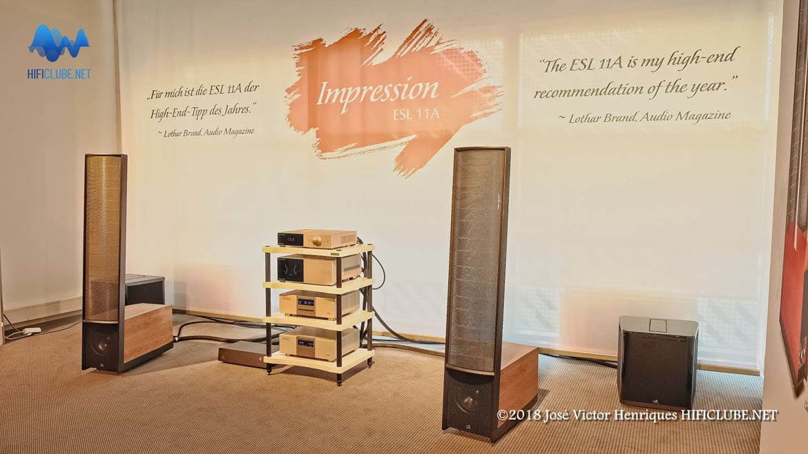 Martin Logan com amplificação Anthem e fonte emm labs. Perfeita a sintonia com a sala apesar do 'cheirinho' de sub. Muito transparente. Muito musical. Uma excelente performance a todos os níveis.